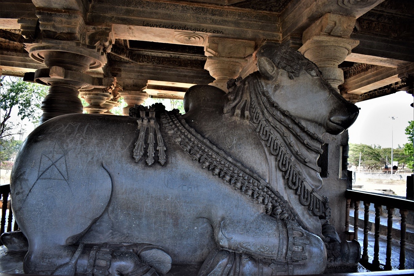 Hoysaleshwara Temple,nandi 